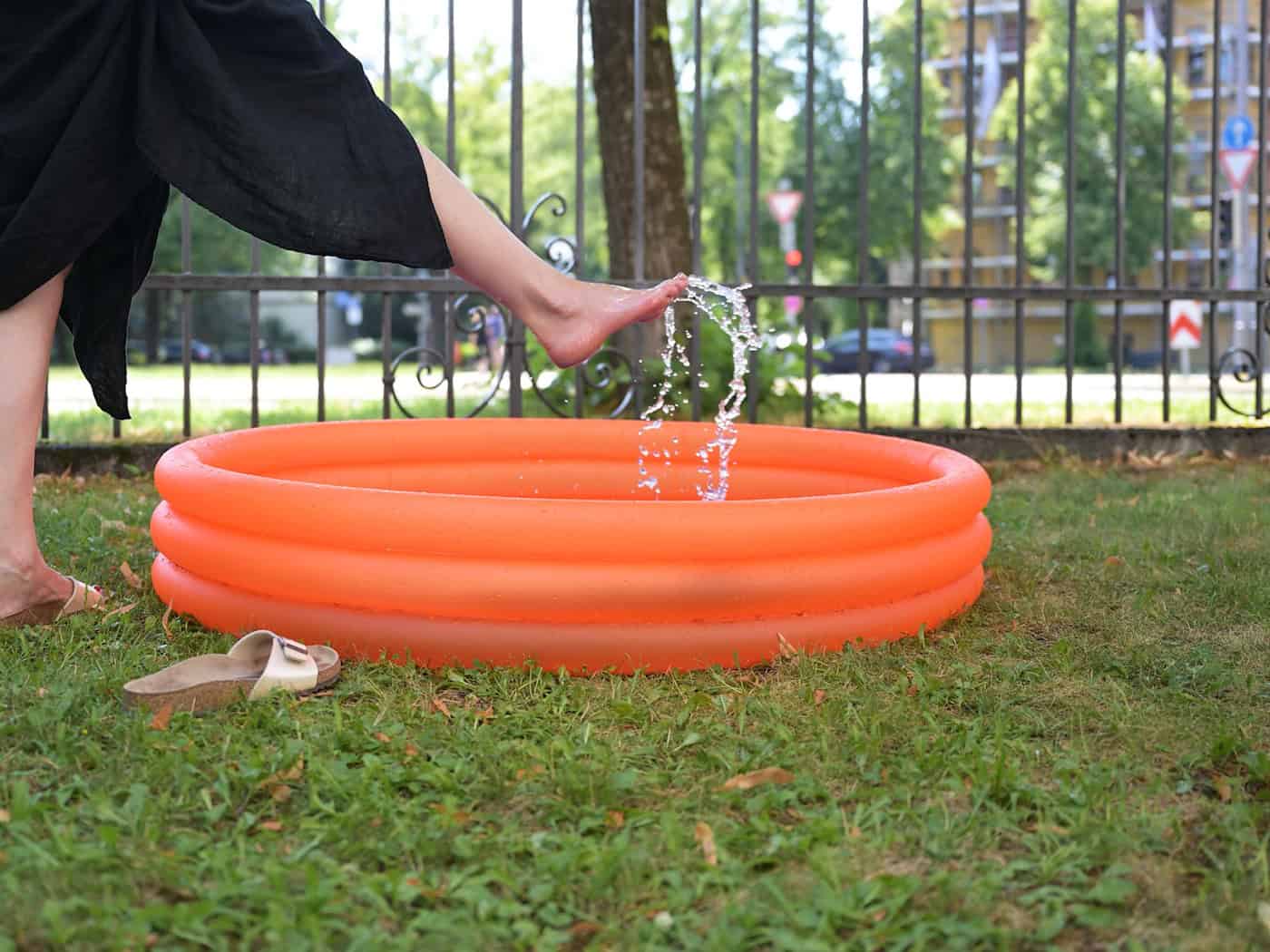 Die Menschen in Bayern müssen sich auf Temperaturen jenseits der 30 Grad einstellen. (Archivbild) / Foto: Malin Wunderlich/dpa