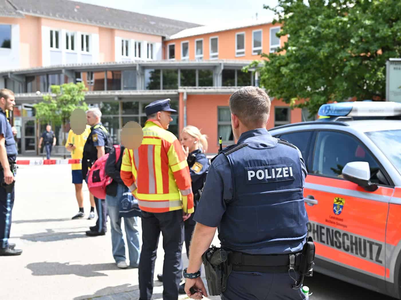 Der Täter hat möglicherweise auch eine Schusswaffe bei sich gehabt. / Foto: Lennart Preiss/dpa