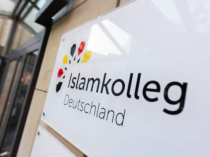 Die vom Bund geförderte Ausbildung des Islamkollegs ist hierzulande einzigartig. (Archivbild) / Foto: Michael Matthey/dpa