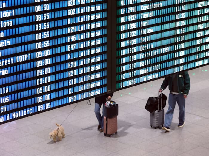 Eine Frau wurde am Münchner Flughafen vom Weiterflug ausgeschlossen. (Symbolbild) / Foto: Karl-Josef Hildenbrand/dpa