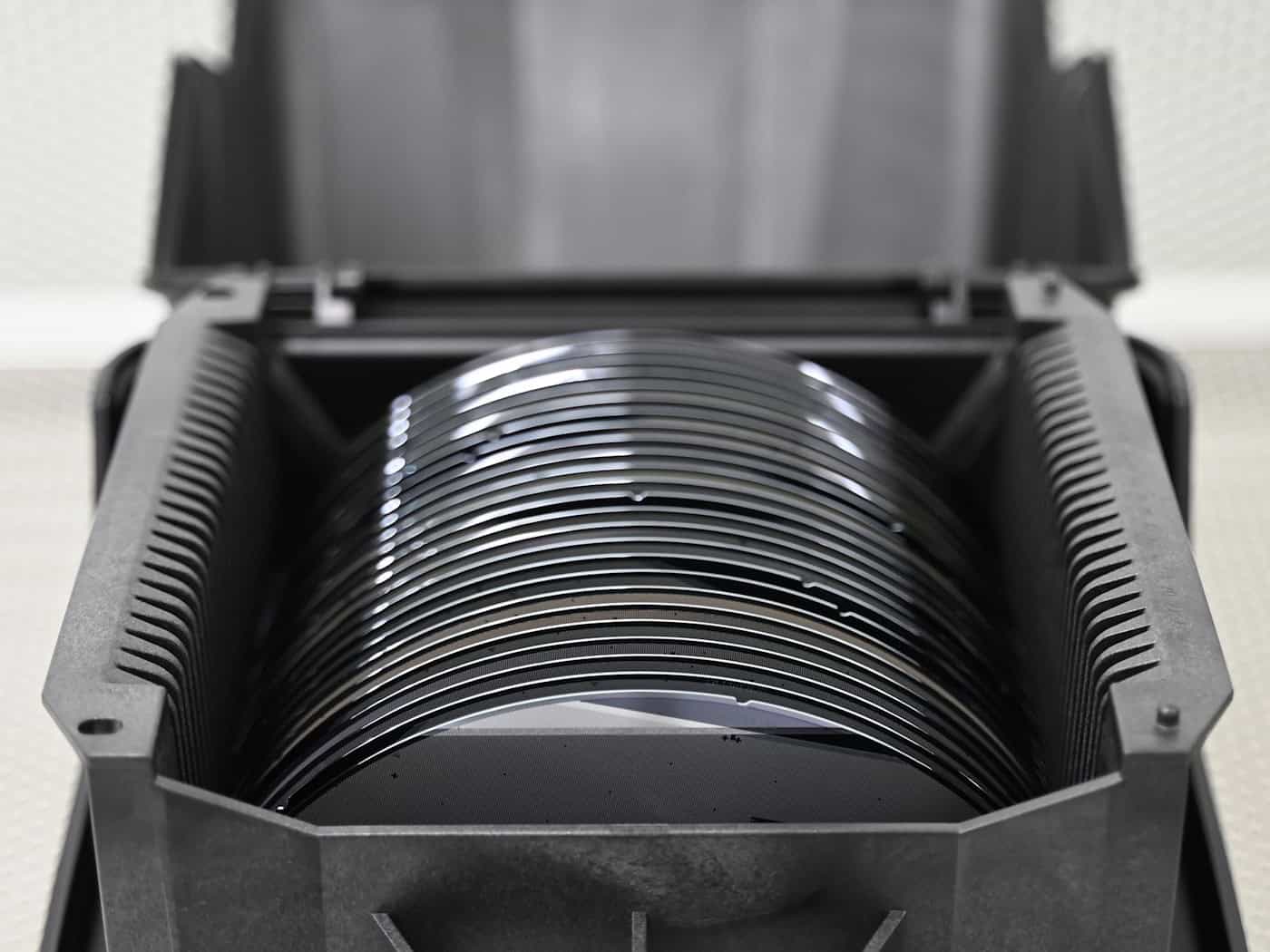 Wafer sind Zwischenprodukte der Halbleiterproduktion. (Symbolbild) / Foto: David Hammersen/dpa