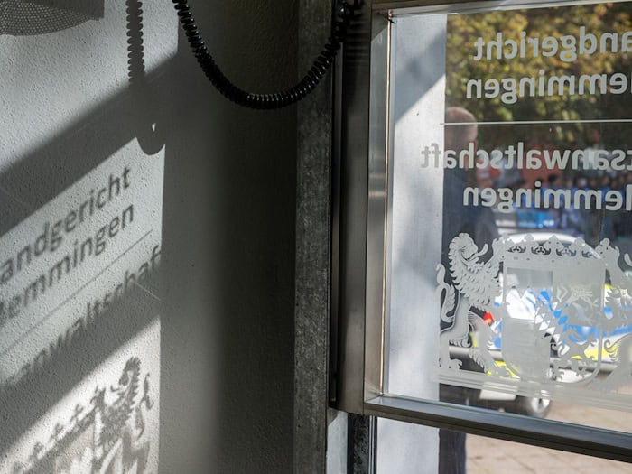 Die Staatsanwaltschaft in Memmingen ermittelt gegen Mitarbeiter einer großen Behinderteneinrichtung. (Symbolbild) / Foto: Stefan Puchner/dpa