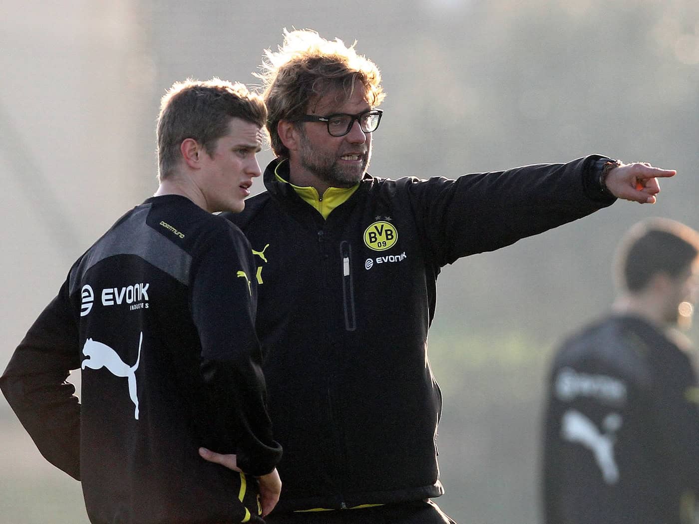 Gute Bekannte aus Dortmunder Zeiten: Sven Bender (l) und Jürgen Klopp. (Archivild) / Foto: picture alliance / dpa