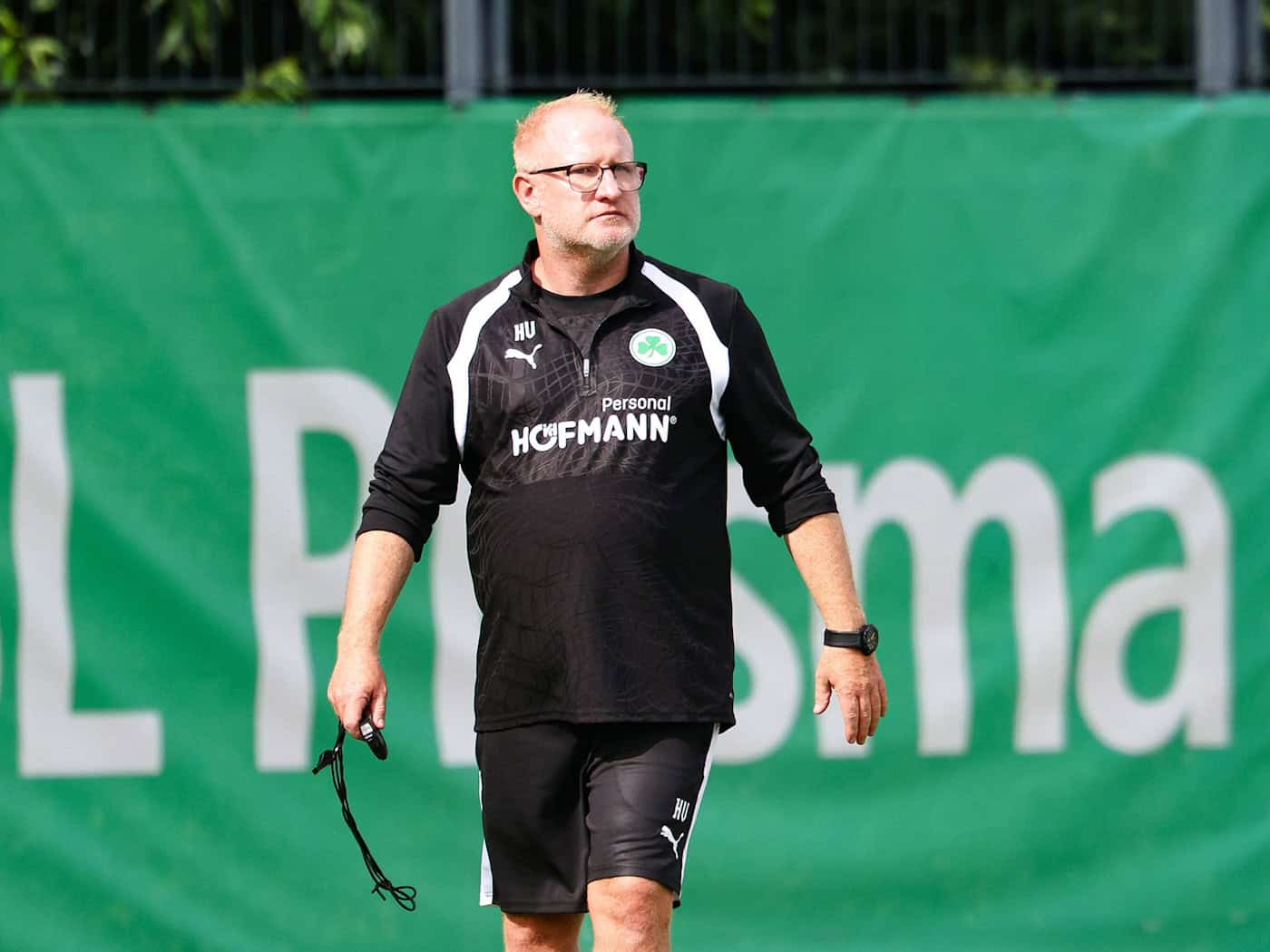 Sah eine Niederlage seiner Fürther im ersten Sommertest: Trainer Heiko Vogel (Archivbild) / Foto: Daniel Löb/dpa