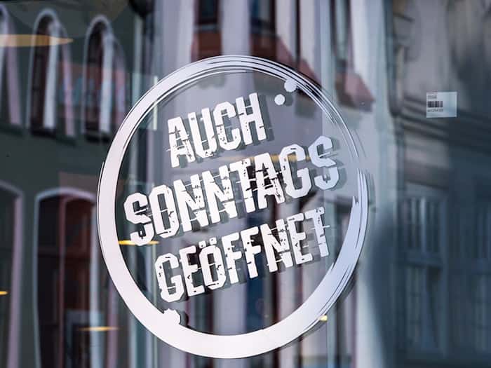 In Regensburg dürfen Automatenläden an Sonntagen nur von 8.00 bis 16.00 Uhr öffnen. (Symbolbild) / Foto: Jens Büttner/dpa