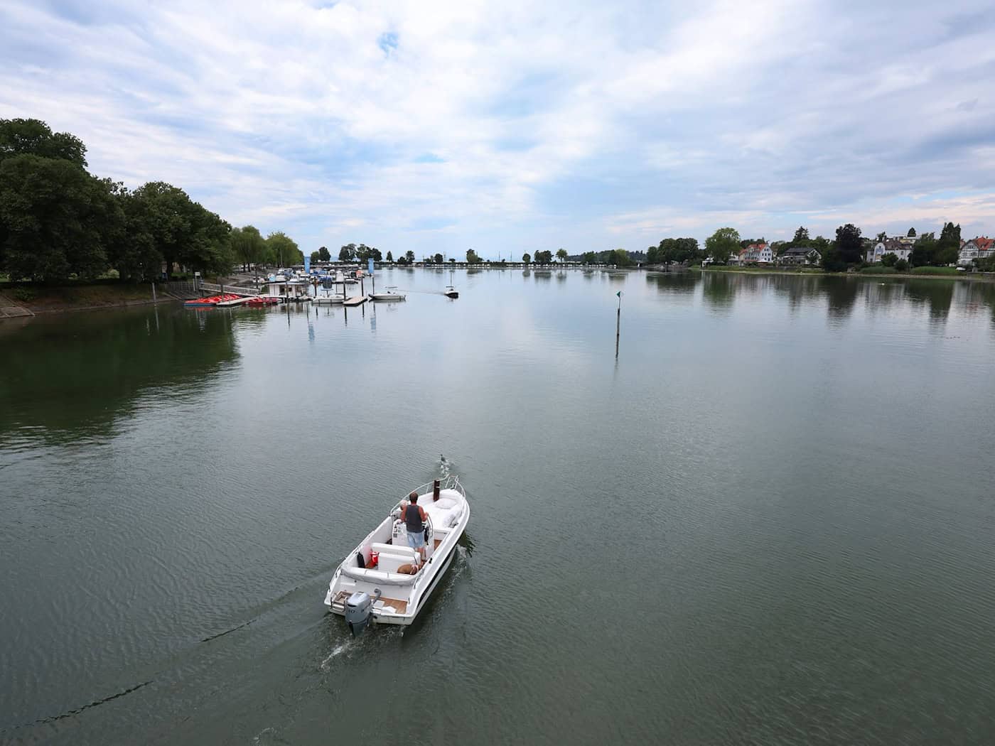 Vom Baden im Kleinen See wird gerade abgeraten.  / Foto: Karl-Josef Hildenbrand/dpa