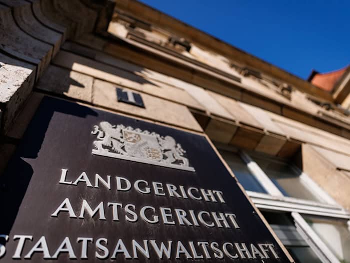 Die Staatsanwaltschaft Schweinfurt ermittelt wegen Totschlags. (Symbolbild) / Foto: Daniel Karmann/dpa