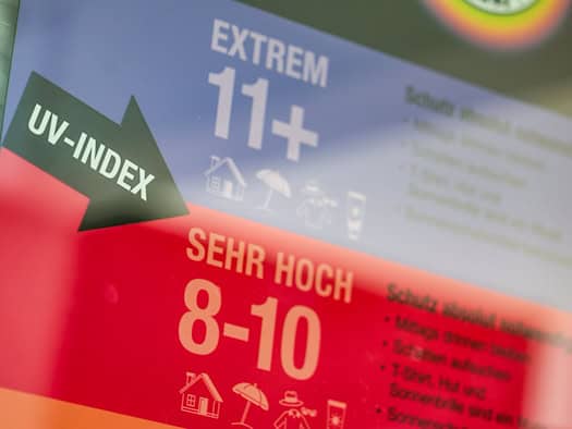 Bayern will mit 500 UV-Index-Tafeln an Badeseen, Freibädern und Schulen vor Sonnenbrand schützen