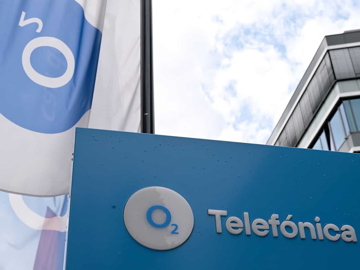 O2 Telefónica plant einen massiven Stellenabbau in Deutschland. (Archivbild) / Foto: Wolf von Dewitz/dpa