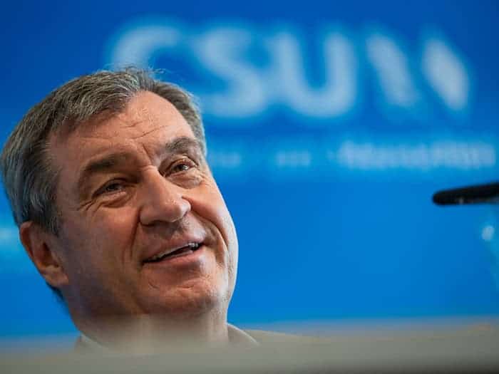 Ab Herbst will sich das Kabinett bei Regionalkonferenzen mit allen Bürgermeistern im Land austauschen.  / Foto: Peter Kneffel/dpa