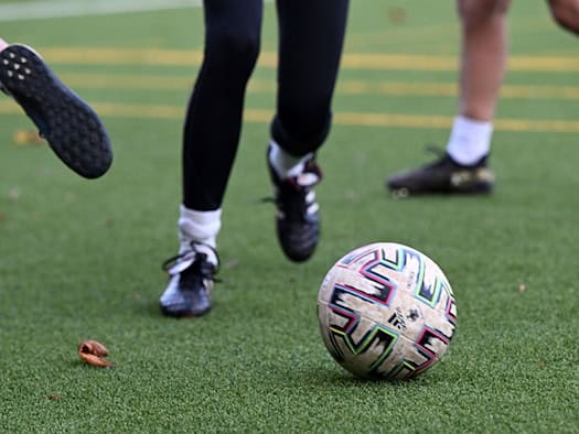 Kinderfußball ärgert Nachbarin - Polizei rückt an