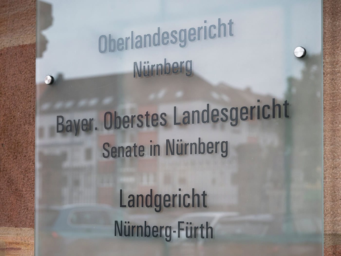 Vor dem OLG Nürnberg ist die Berufung nach dem Urteil des Landgerichts Regensburg im Verfahren zwischen einem ehemaligen Domspatz und dem Bistum Regensburg eingegangen. (Symbolbild) / Foto: Daniel Vogl/dpa