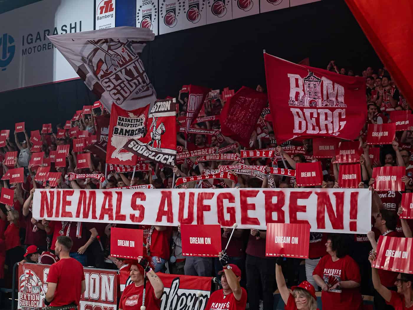 Fans der Bamberg Baskets. (Symbolbild) / Foto: Daniel Löb/dpa