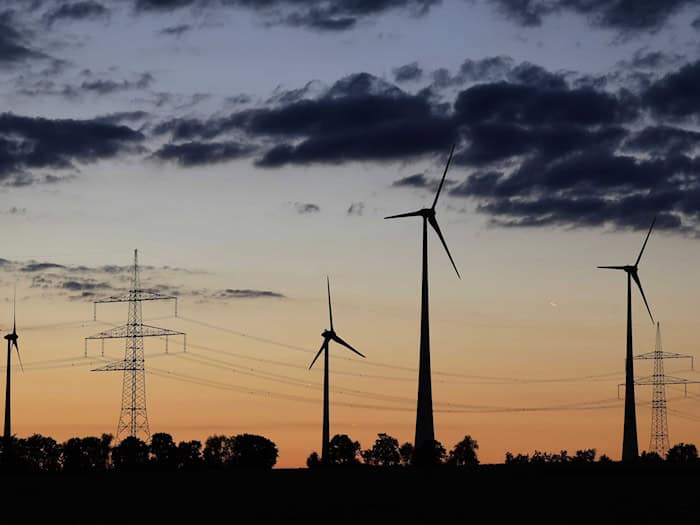 Bayerns Verwaltungsgerichte müssen sich immer häufiger mit Windkraftanlagen beschäftigen. (Symbolbild) / Foto: Karl-Josef Hildenbrand/dpa