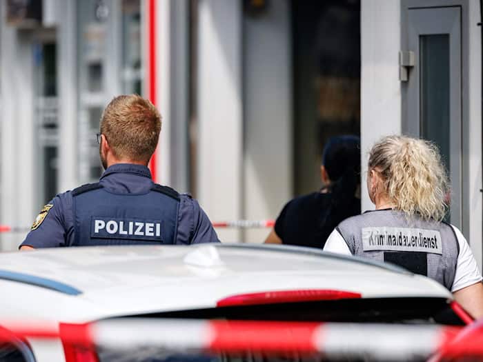 Wie kam es zu dem Streit? Wieso war der Mann mit einem Messer bewaffnet? Noch sind viele Fragen offen.  / Foto: -/dpa