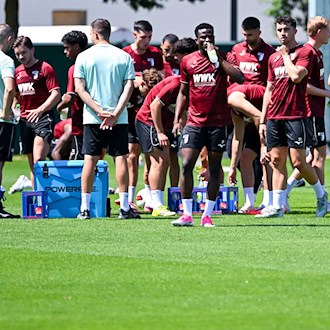 Der FC Augsburg ist seit einer Woche im Training. (Archivbild) / Foto: Sven Hoppe/dpa