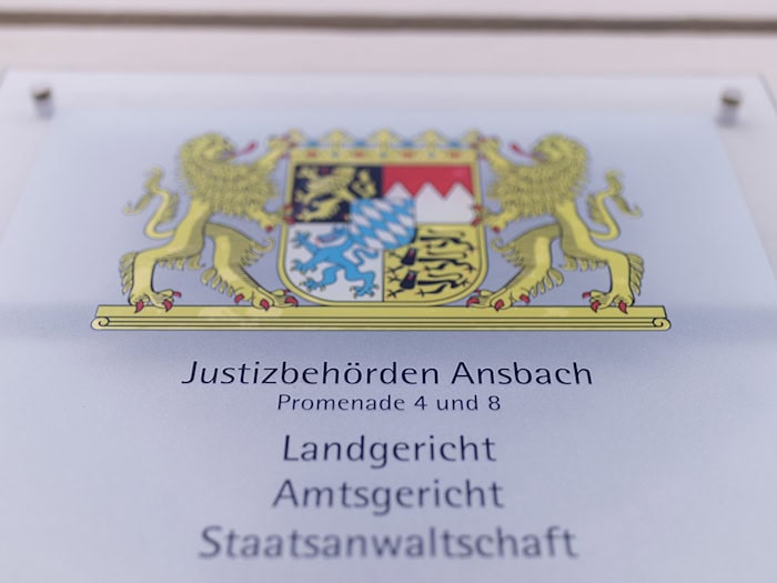 Die Staatsanwaltschaft Ansbach hat nach den Schüssen auf ein Spezialeinsatzkommando der Polizei Anklage erhoben (Symbolbild).  / Foto: Daniel Karmann/dpa