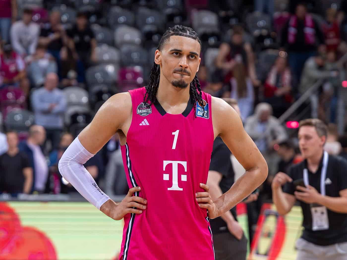 Jonathan Bähre bekommt in Bamberg einen neuen Mitspieler. / Foto: David Inderlied/dpa
