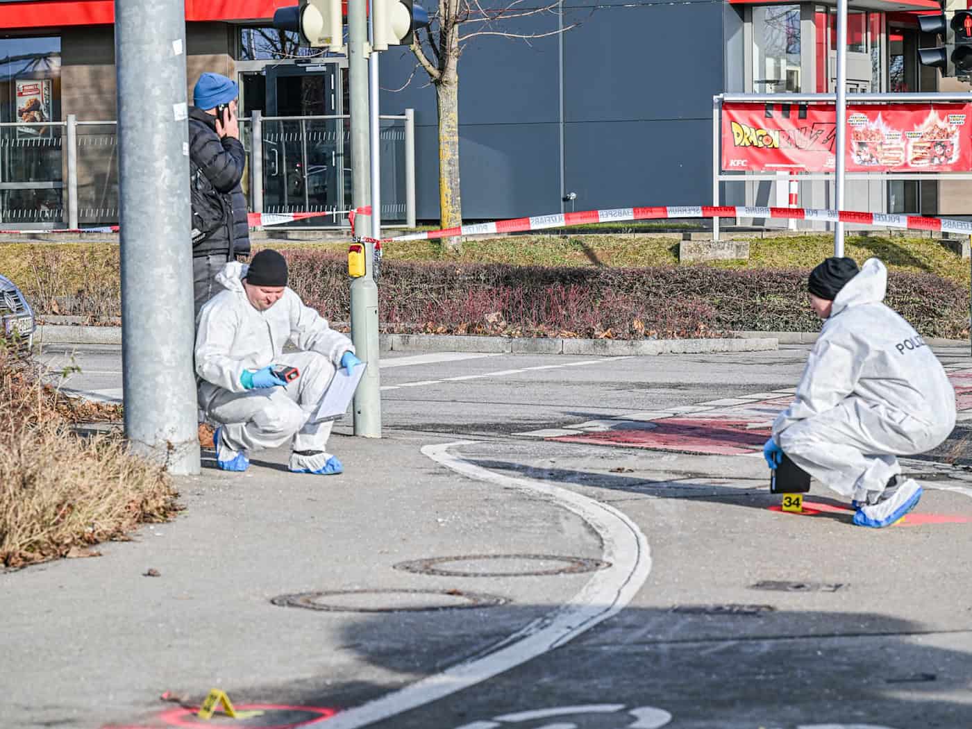 Angeklagt ist der Mann wegen versuchten Mordes. (Archivbild) / Foto: Jason Tschepljakow/dpa