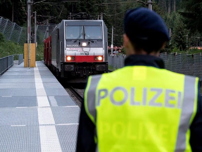 Der Kläger wehrt sich gegen Personenkontrollen an der Grenze (Illustration) / Foto: Sven Hoppe/dpa