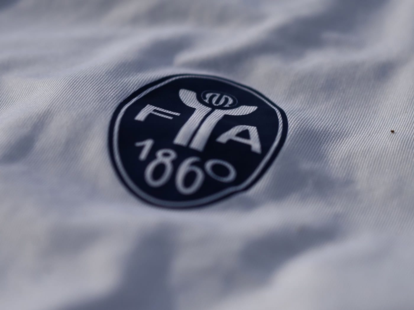 TSV 1860 München: Fans trotzen Investor-Streit vor Regionalliga-Start