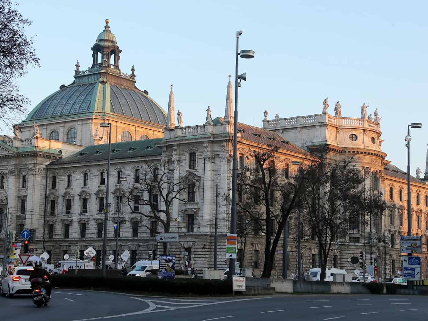 Das Justizministerium in München ist im Justizpalast untergebracht. (Symbolbild) / Foto: Stephan Jansen/dpa