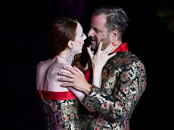 Roxane Duran tritt als Buhlschaft in die Fußstapfen großer Theaterstars. / Foto: Barbara Gindl/APA/dpa