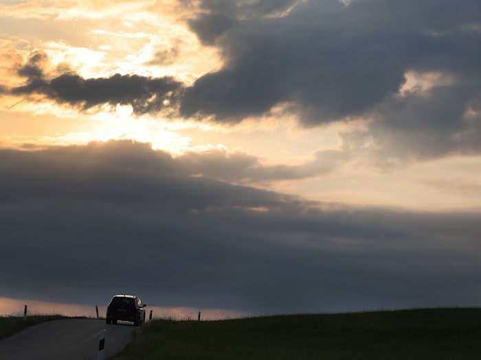 Am Sonntag ziehen vielerorts Wolken im Freistaat auf. (Symbolbild) / Foto: Karl-Josef Hildenbrand/dpa