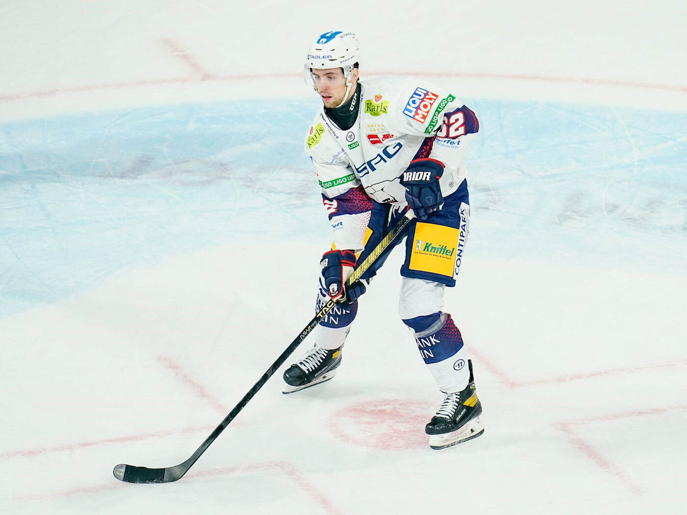 Spielt künftig in Schwenningen: Thomas Schemitsch. (Archivbild) / Foto: Uwe Anspach/dpa