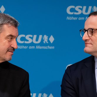 CSU-Chef Söder und Unionsfraktionschef Spahn verbindet seit Jahren eine gute Beziehung. (Archivbild) / Foto: Sven Hoppe/dpa