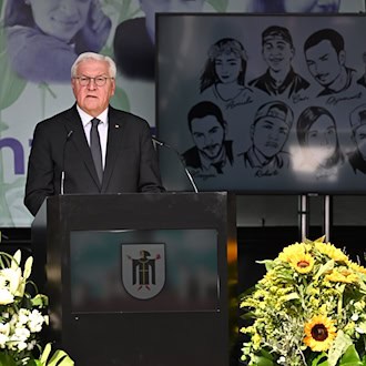 Bundespräsident Steinmeier erinnert an die Opfer des OEZ-Attentats. / Foto: Sven Hoppe/dpa