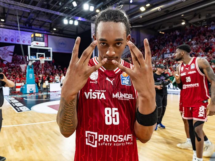 Verlässt Bamberg nach einer starken Saison: Austin Crowley. (Archivbild) / Foto: Daniel Löb/dpa
