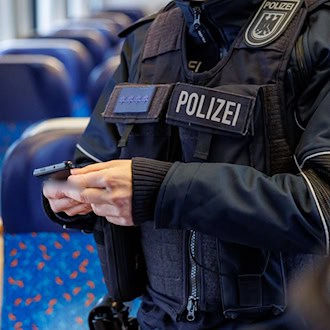 Drei Männer waren mit ihren Klagen gegen Personenkontrollen an der Grenze erfolgreich. (Illustration) / Foto: Daniel Karmann/dpa