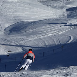 Am Fellhorn sollten Skifans künftig einen neuen Sessellift nutzen können. Nun wurde der Bau vorläufig gestoppt. (Archivbild) / Foto: Karl-Josef Hildenbrand/dpa