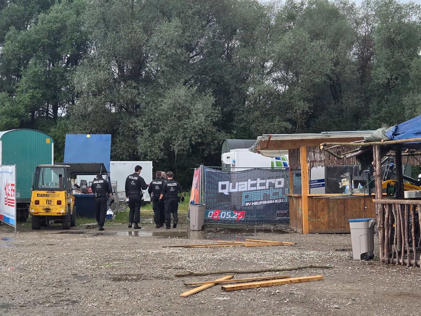 Nach der Tat wurde das Dorffest in Egling abgebrochen.  / Foto: Dominik Stallein/Münchner Merkur/dpa