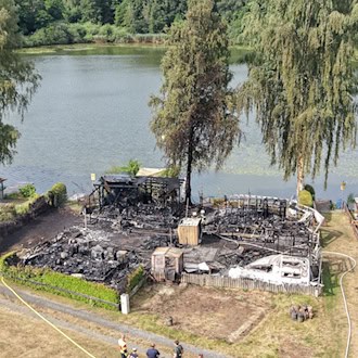 Eine Woche nach einem Feuer auf einem Campingplatz ist die Ursache weiter unklar. (Archivbild) / Foto: Daniel Löb/dpa
