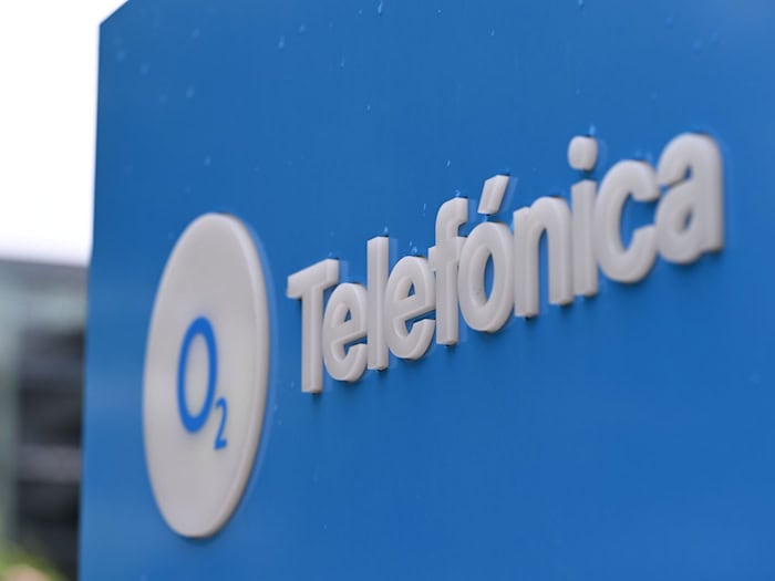 Das O2-Logo am Düsseldorfer Firmenstandort, wo bis 2014 E-Plus seine Zentrale hatte - dann wurde E-Plus von Telefónica gekauft. / Foto: Wolf von Dewitz/dpa