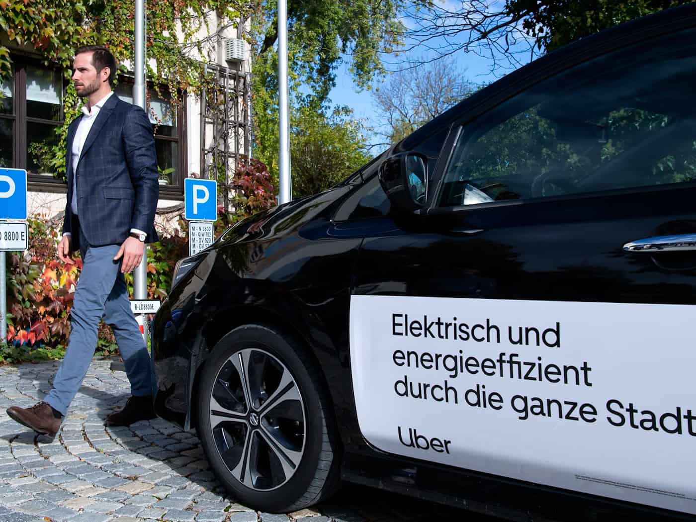 Uber rechnete im April vor: Fahrten werden teurer werden. (Archivbild) / Foto: Sven Hoppe/dpa