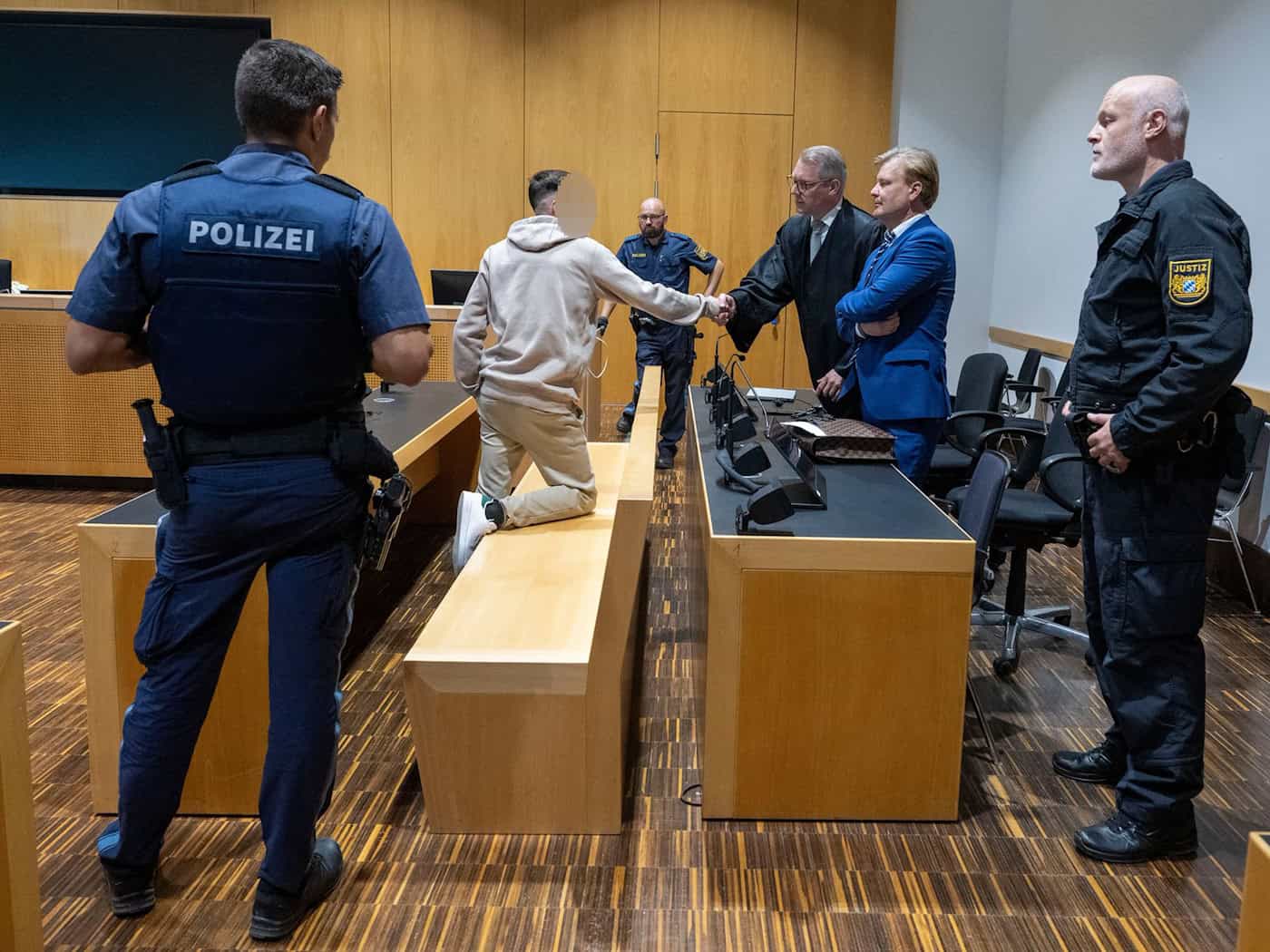 Mitte Juni wurde eine 30-Jähriger wegen Mordes an einer dreifachen Mutter verurteilt. Nun gibt es eine weitere Festnahme in dem Fall. (Archivbild) / Foto: Stefan Puchner/dpa