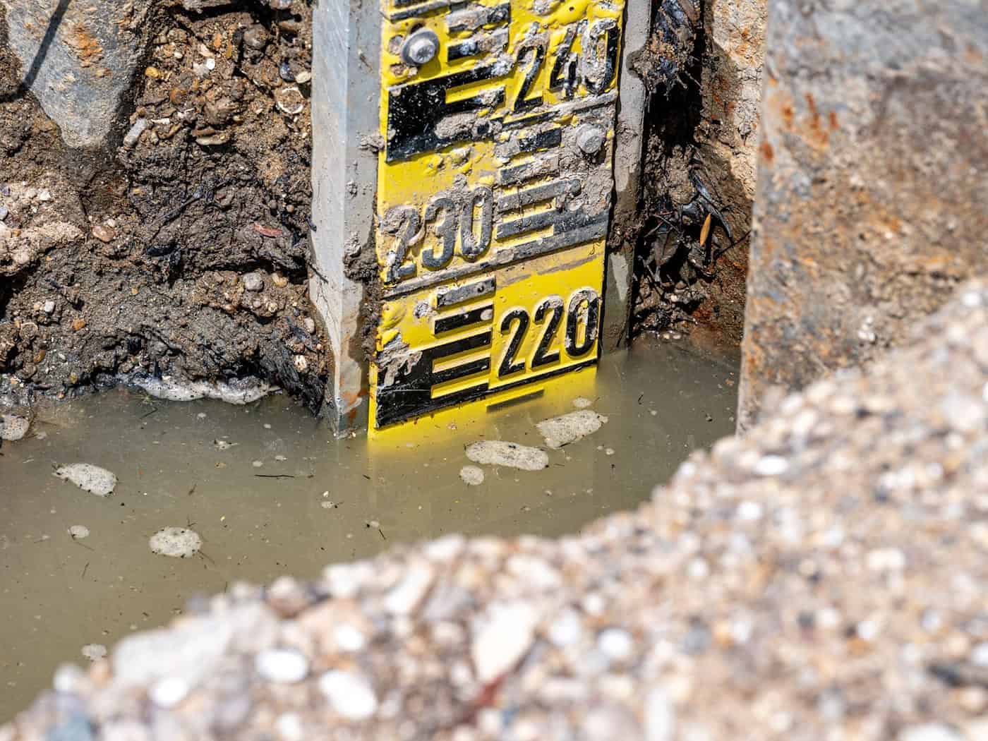 Flüsse und Bäche im Landkreis Aschaffenburg führen derzeit nur sehr wenig Wasser. (Symbolbild) / Foto: Armin Weigel/dpa