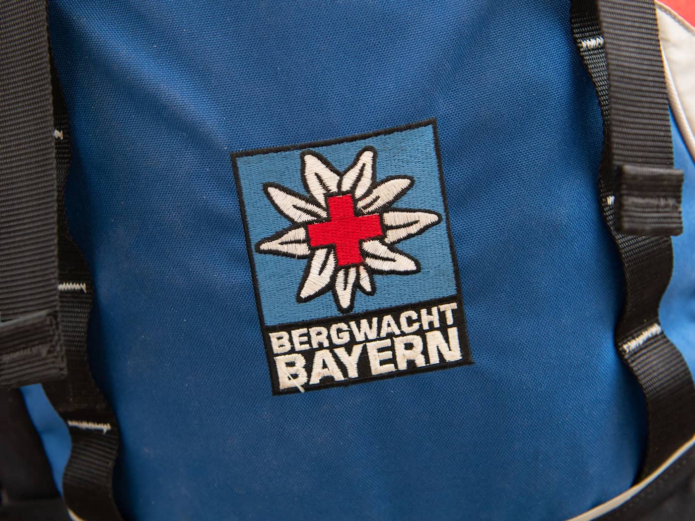68-Jähriger nach Sturz in den Alpen in Lebensgefahr