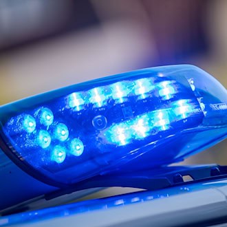 75-jähriger Autofahrer stirbt bei Zusammenstoß mit Laster
