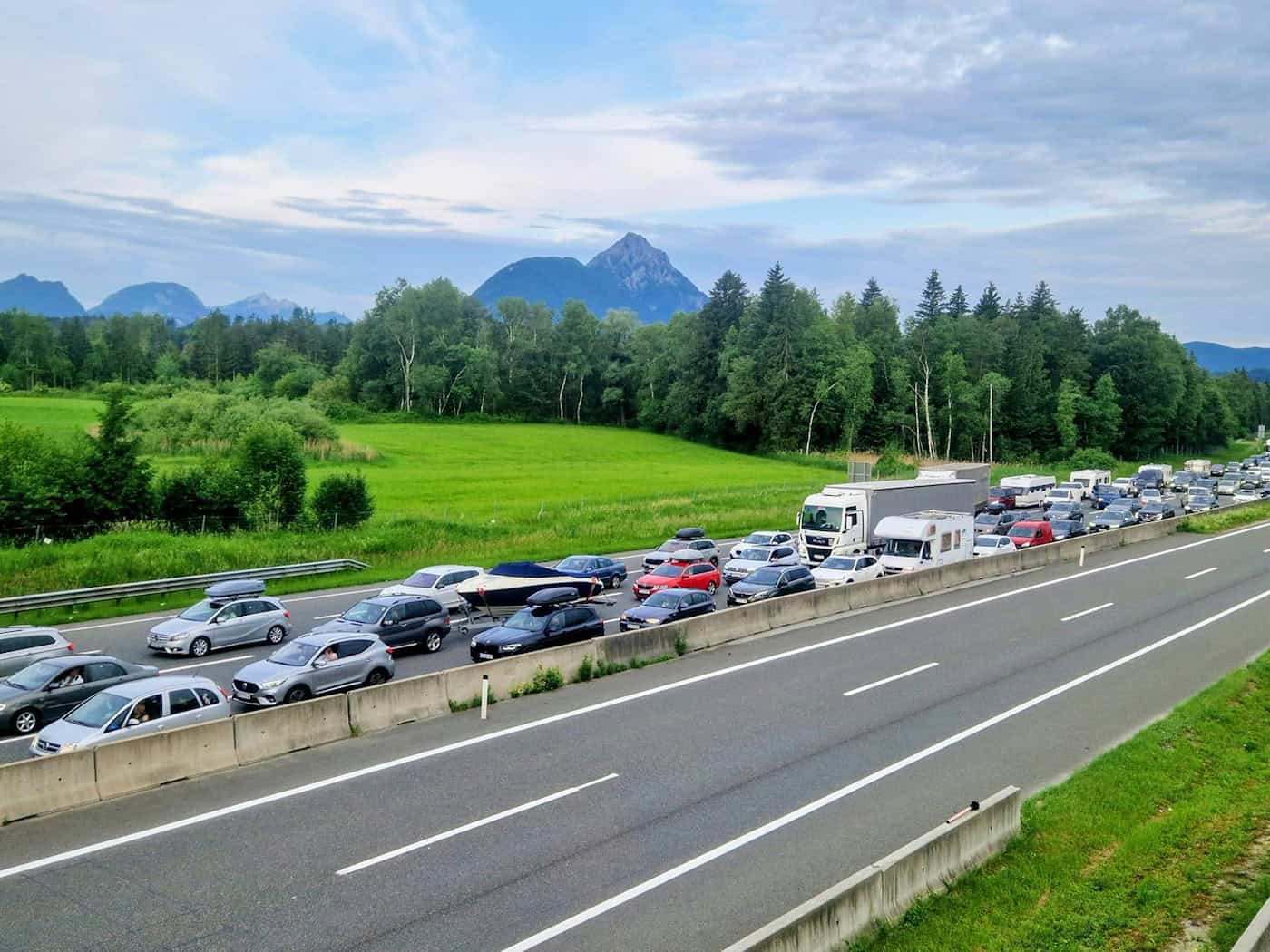 A10 in Österreich mit weiteren Abfahrtssperren