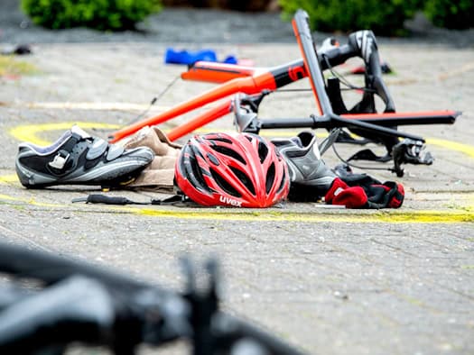 Rennradfahrer bei Rödental (Landkreis Coburg) bei Überholmanöver schwer verletzt