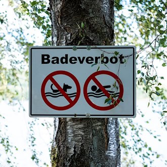 Badeverbot nach Fischsterben in Badeweiher wird aufgehoben