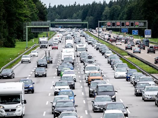 Baustellen und Ferienverkehr belasten Bayerns Autobahnen
