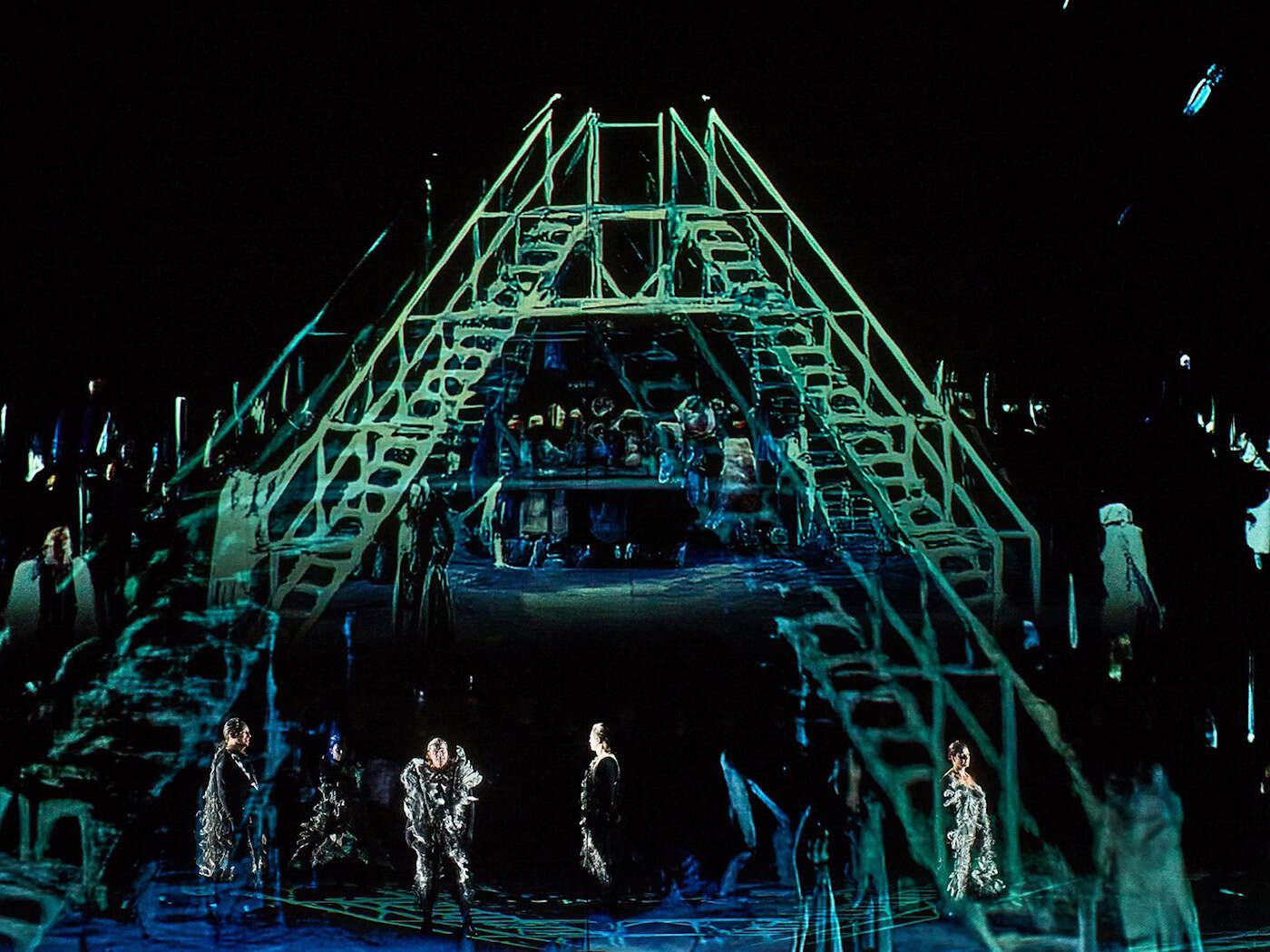 Bayreuther Festspiele: KI-Bühnenbilder bei «Götterdämmerung» stoßen auf Buhrufe