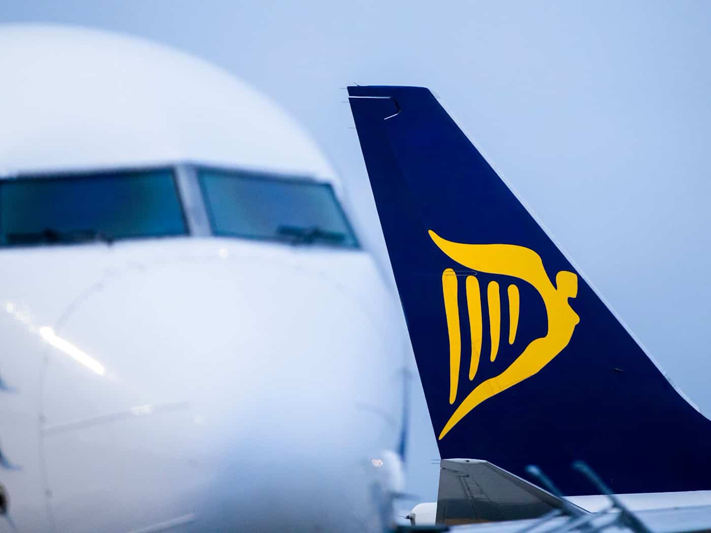 Teile eines Triebwerks durchschlagen Rumpf bei Ryanair-Flug nach Memmingen