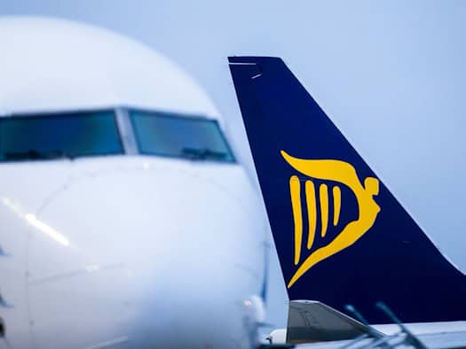 Teile eines Triebwerks durchschlagen Rumpf bei Ryanair-Flug nach Memmingen