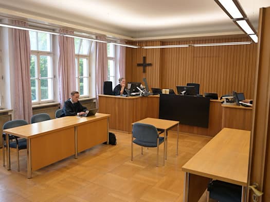 Bürgermeister spioniert Sekretärin aus – 7.200 Euro Strafe